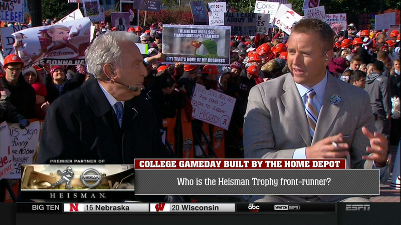 Illustration for article titled Tits Out For The Tide: Your College GameDay Sign Roundup